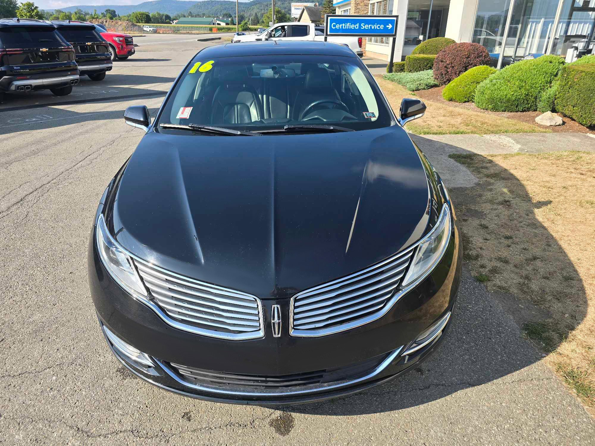 2016 Lincoln MKZ Base photo 9