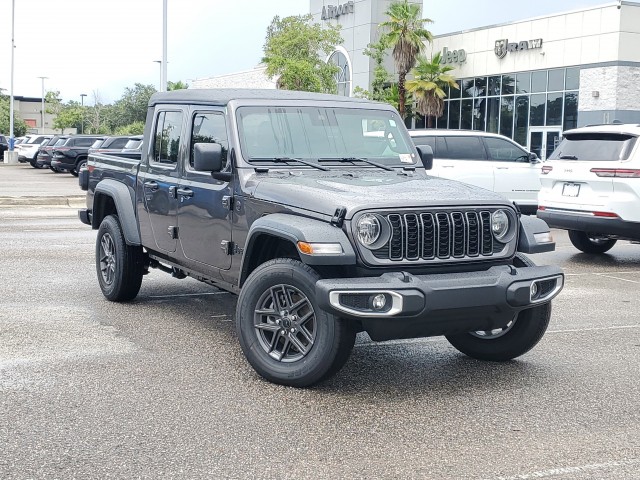 New 2025 Jeep Gladiator Sport S 4x4 Crew Cab