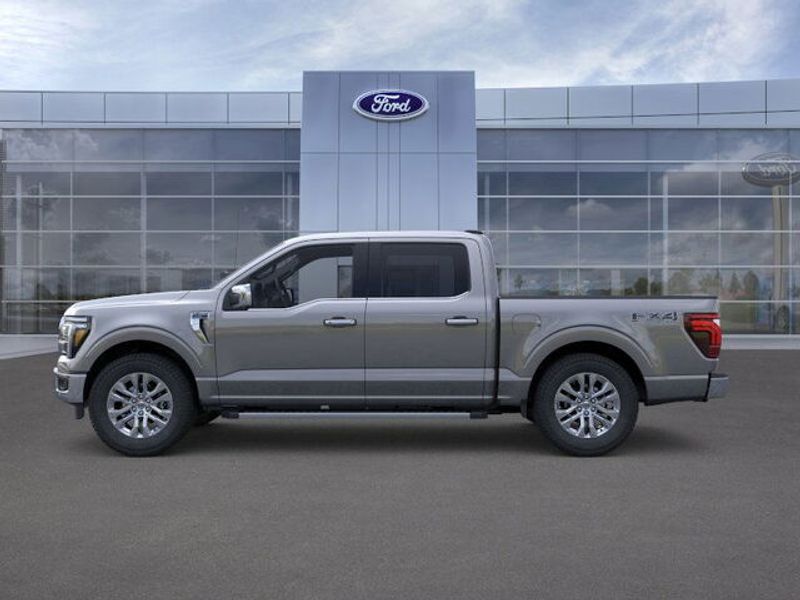 2025 Ford F-150 Lariat photo 3