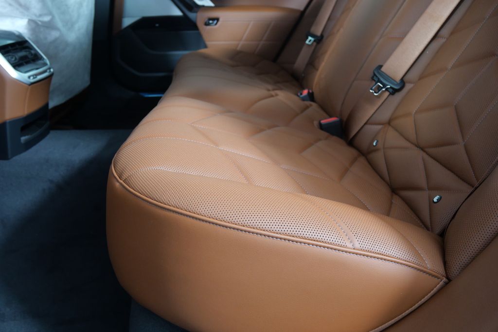 2025 Bmw 750e photo 13