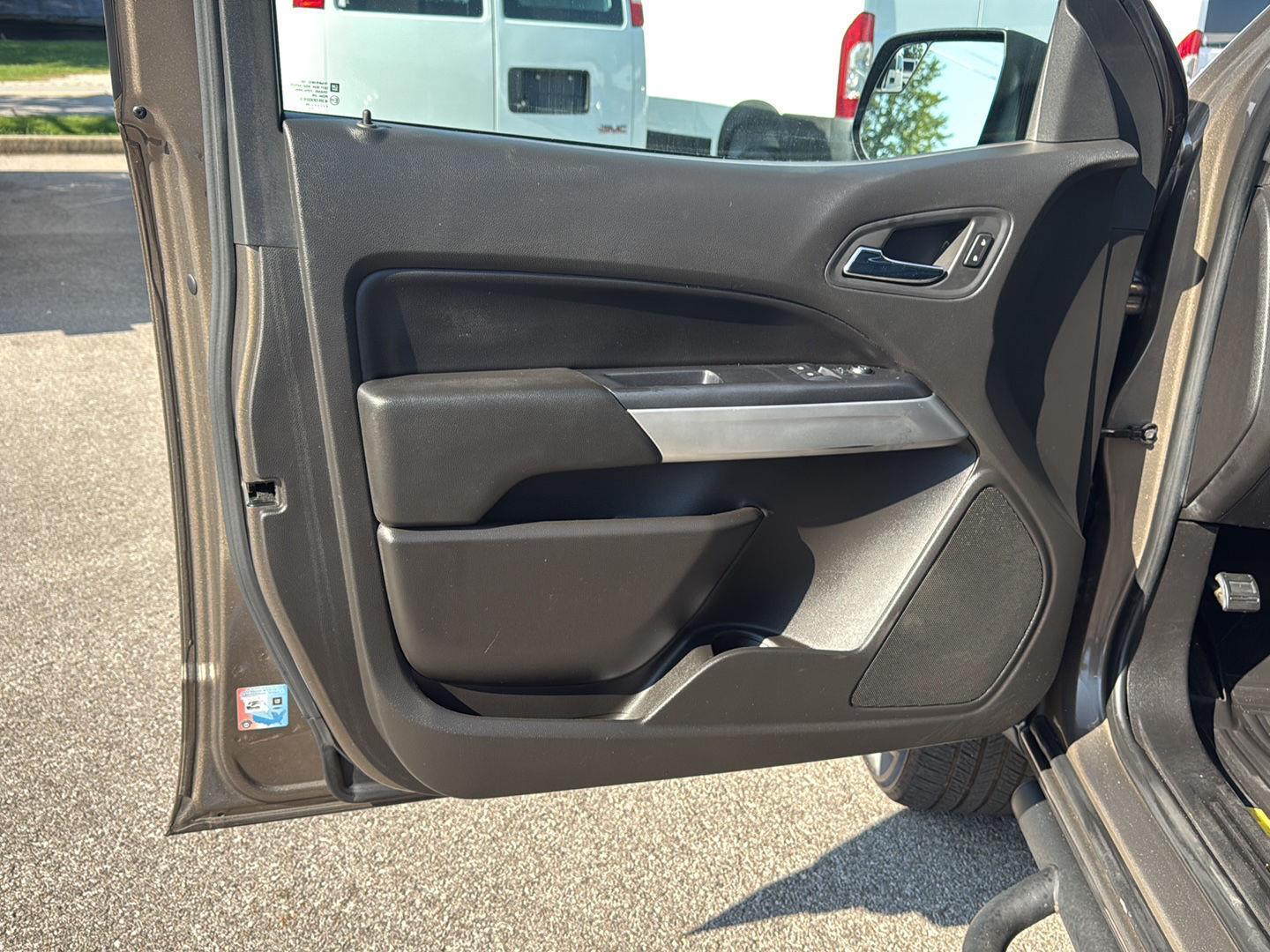 2015 Chevrolet Colorado LT photo 22