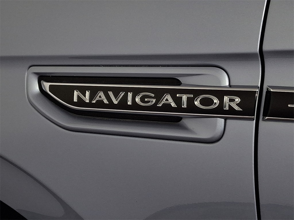 2019 Lincoln Navigator Black Label photo 28