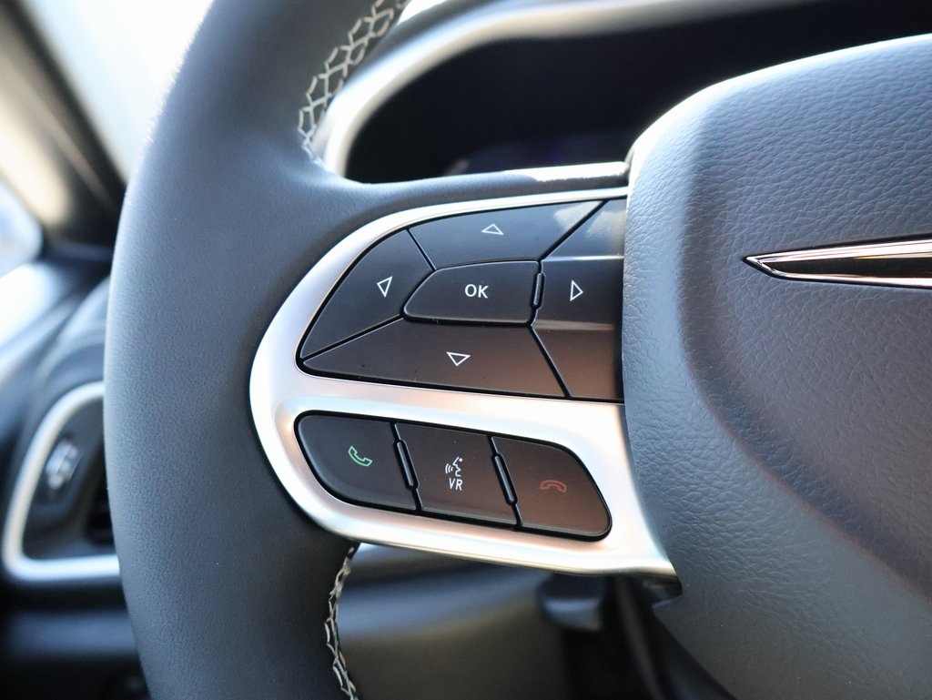 2026 Chrysler Pacifica photo 23