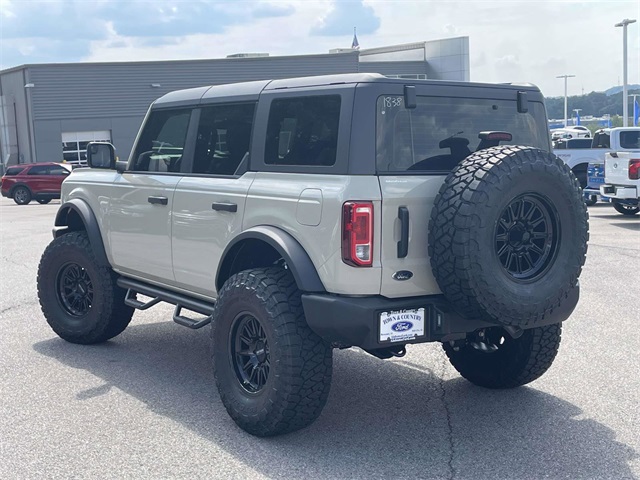 2025 Ford Bronco Base photo 4