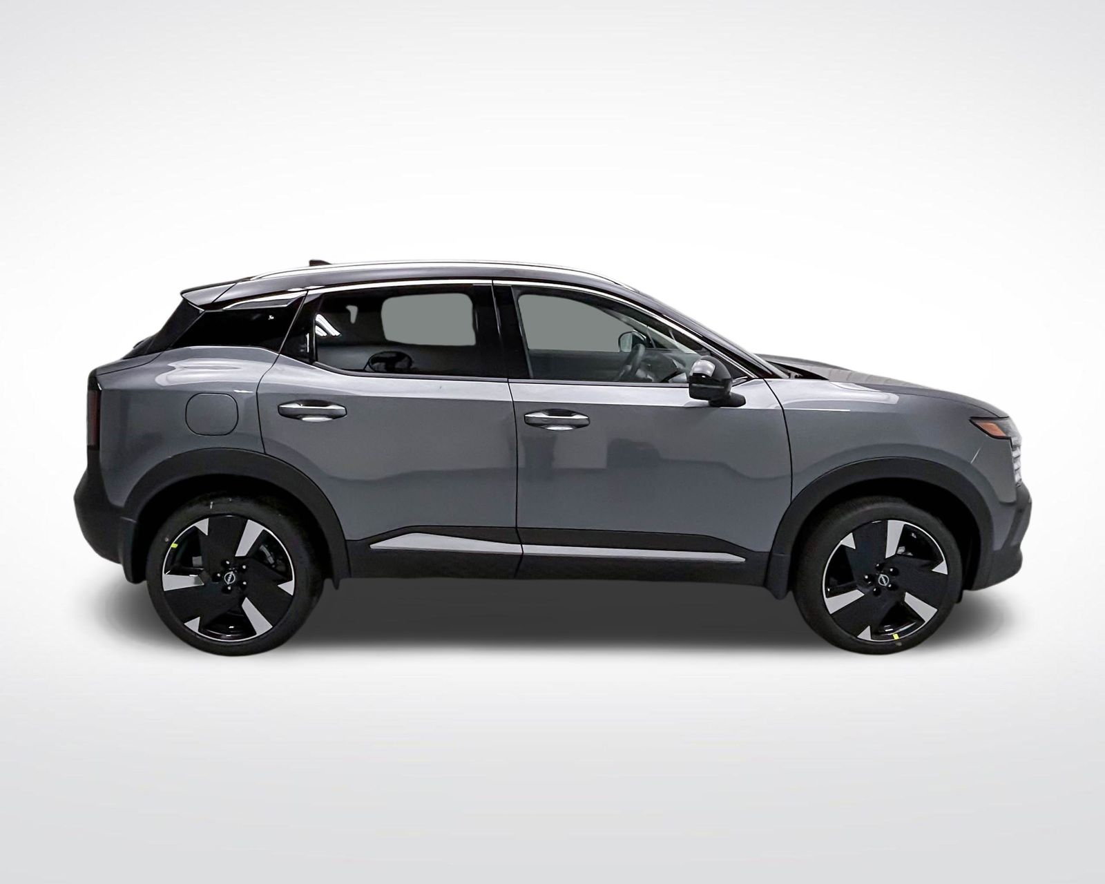 2025 Nissan Kicks SR photo 4