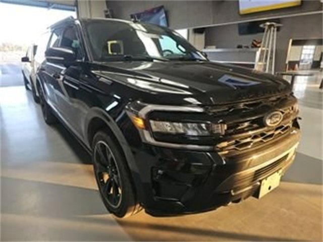 2023 Ford Expedition Limited's photo