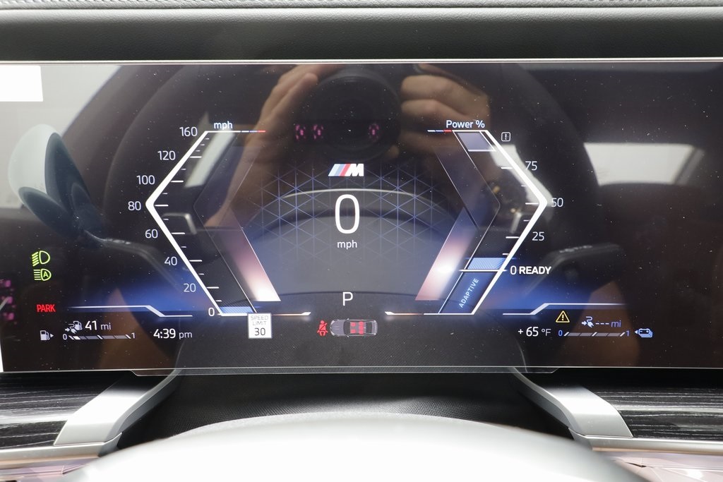 2026 Bmw 750e photo 7