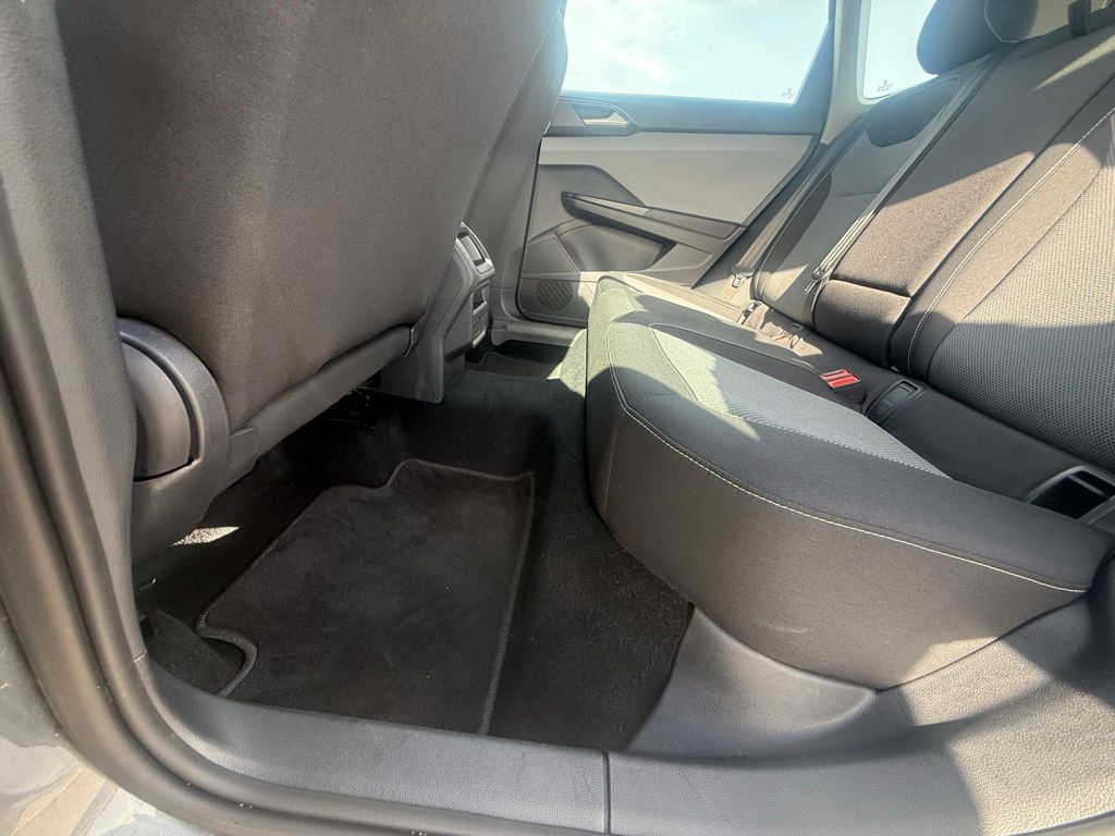 2022 Volkswagen Taos S photo 21