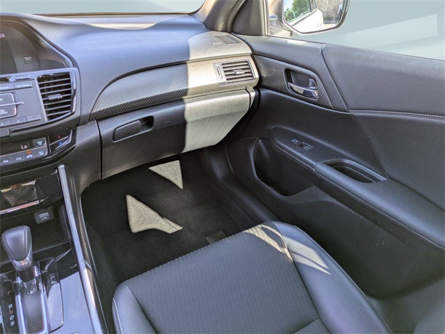 2017 Honda Accord Sport photo 18