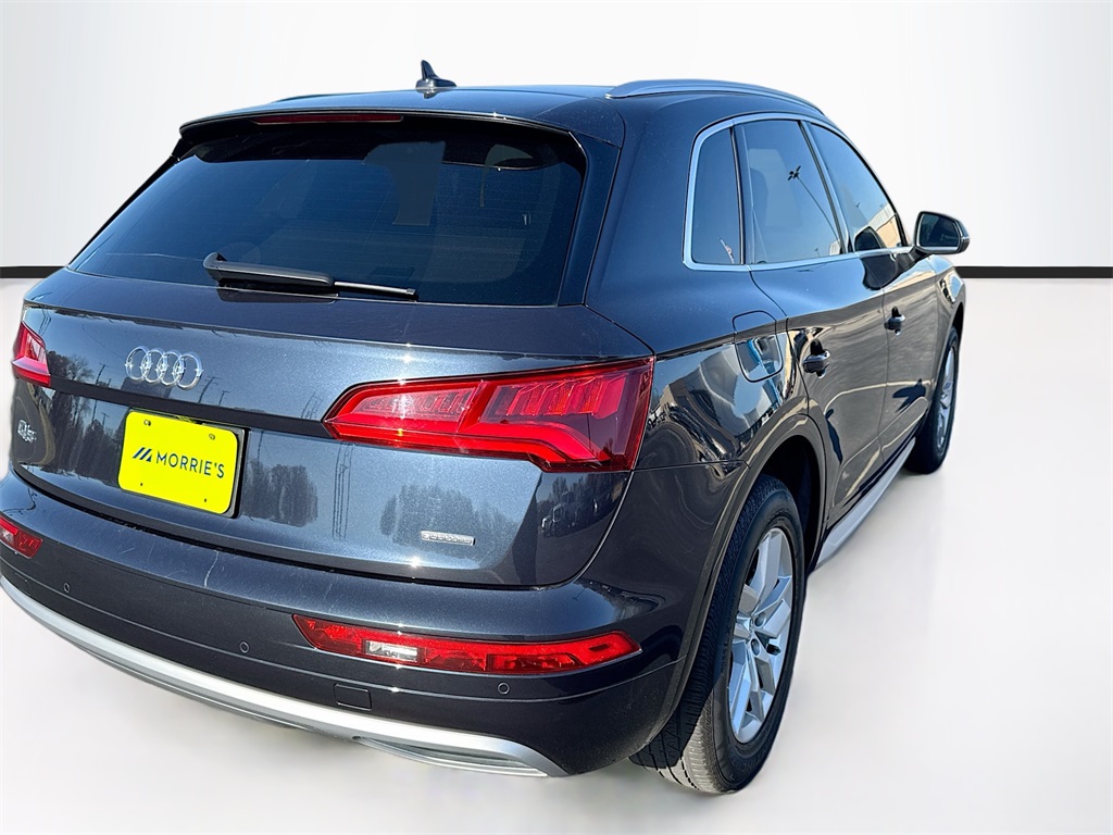 2020 Audi Q5 45 Premium photo 3