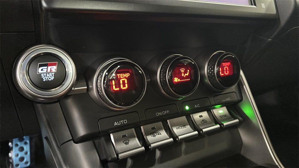 2025 Toyota GR86 Premium photo 13