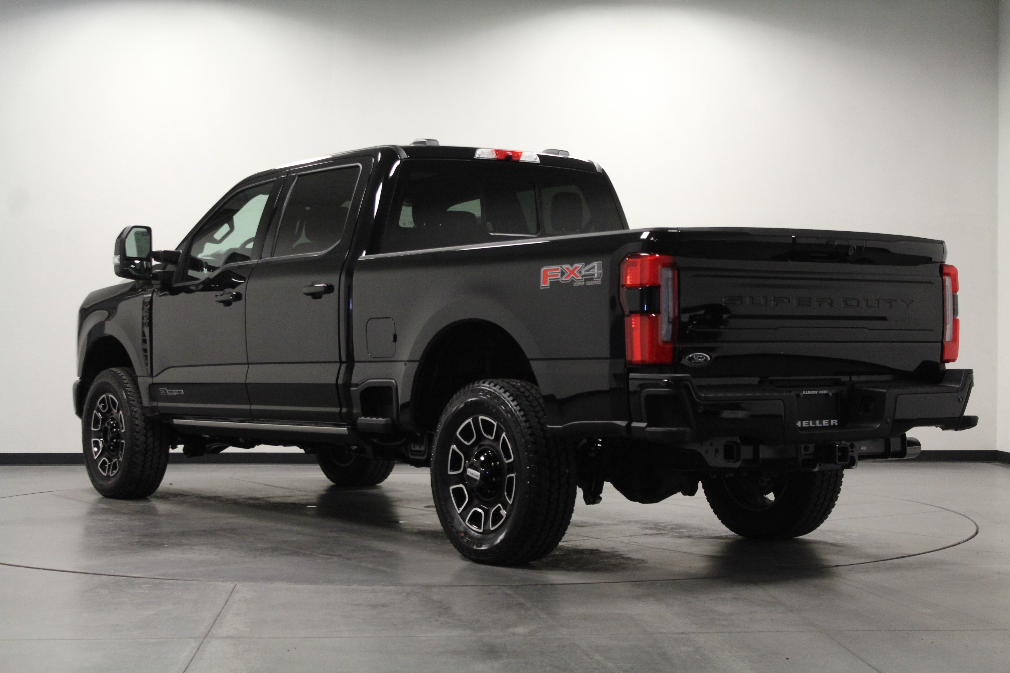 2025 Ford F-250 Lariat photo 4