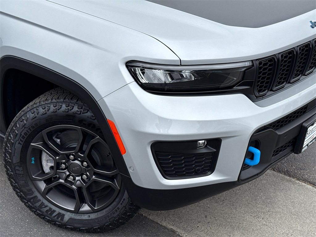 2025 Jeep Grand Cherokee Trailhawk 4xe photo 3
