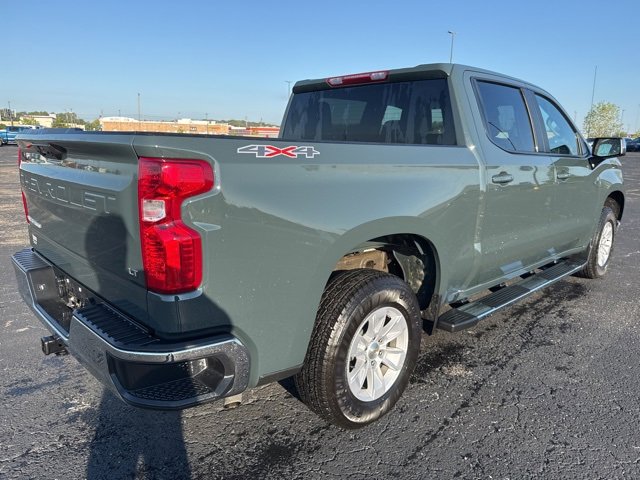 2025 Chevrolet Silverado 1500 LT photo 4