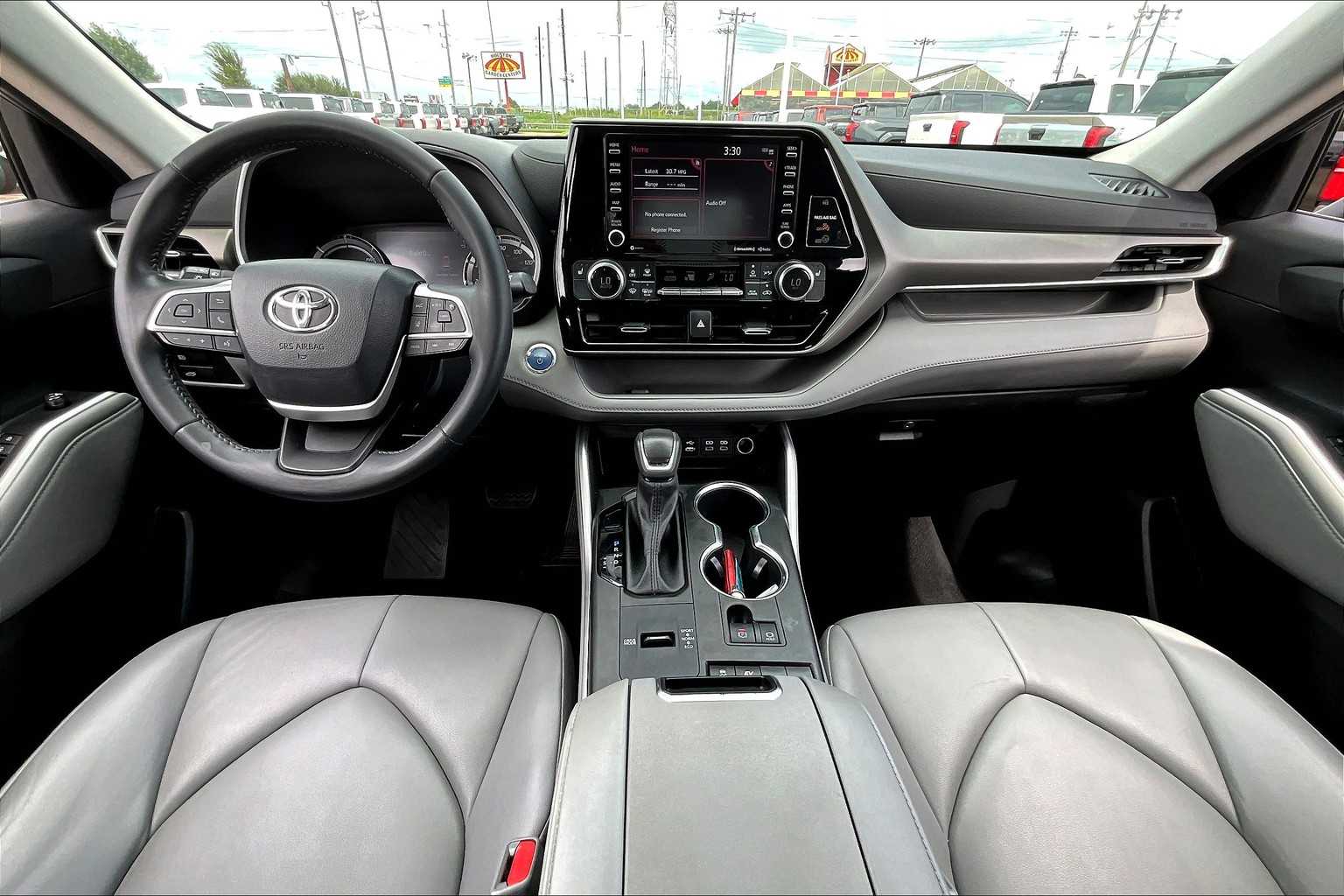 2022 Toyota Highlander Hybrid XLE photo 13