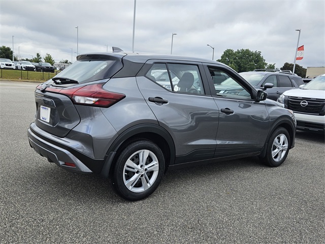 2025 Nissan Kicks Play S photo 11