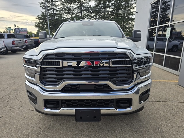 2025 Ram 2500 Tradesman photo 3