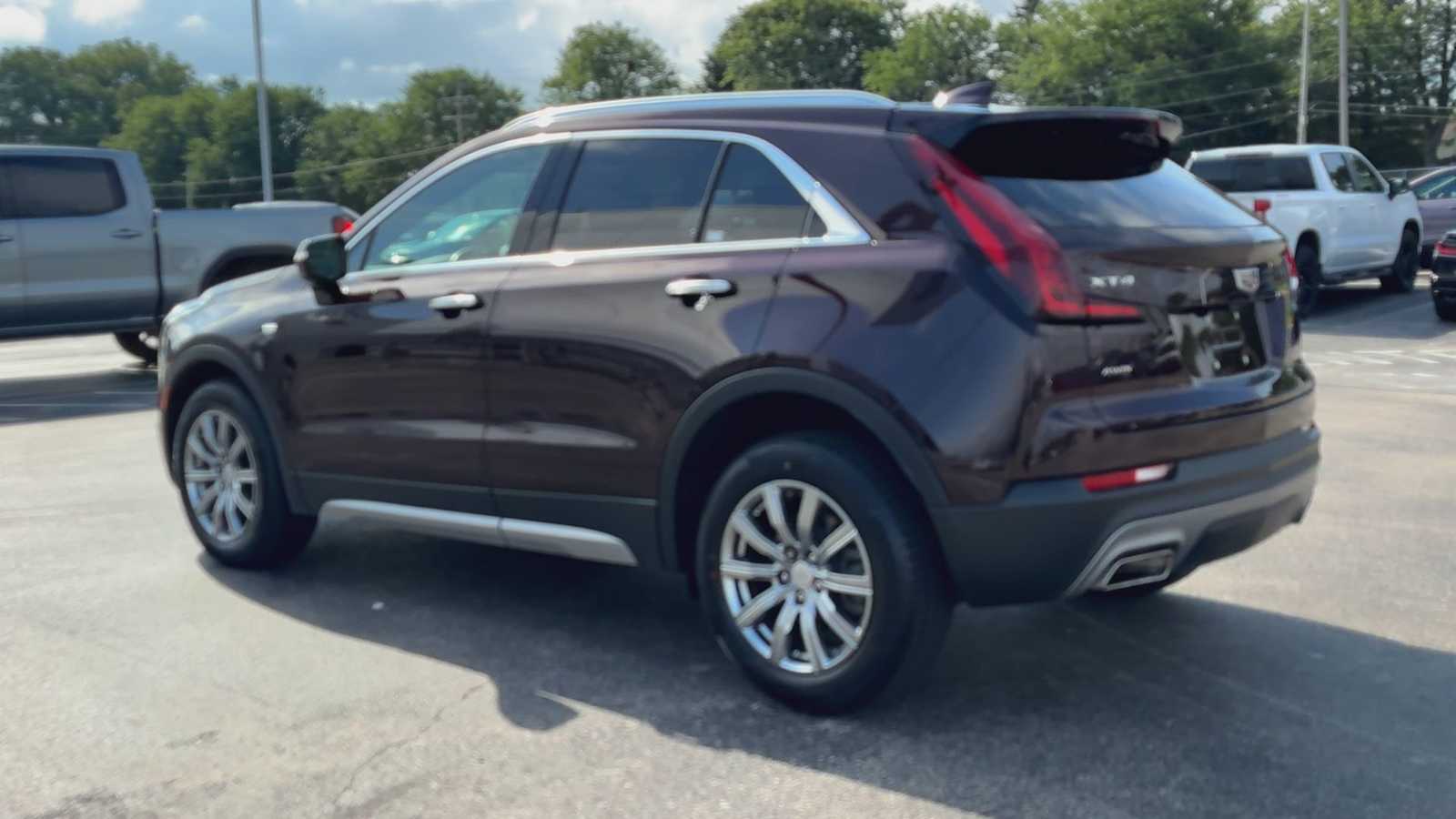 2021 Cadillac XT4 Premium Luxury photo 3