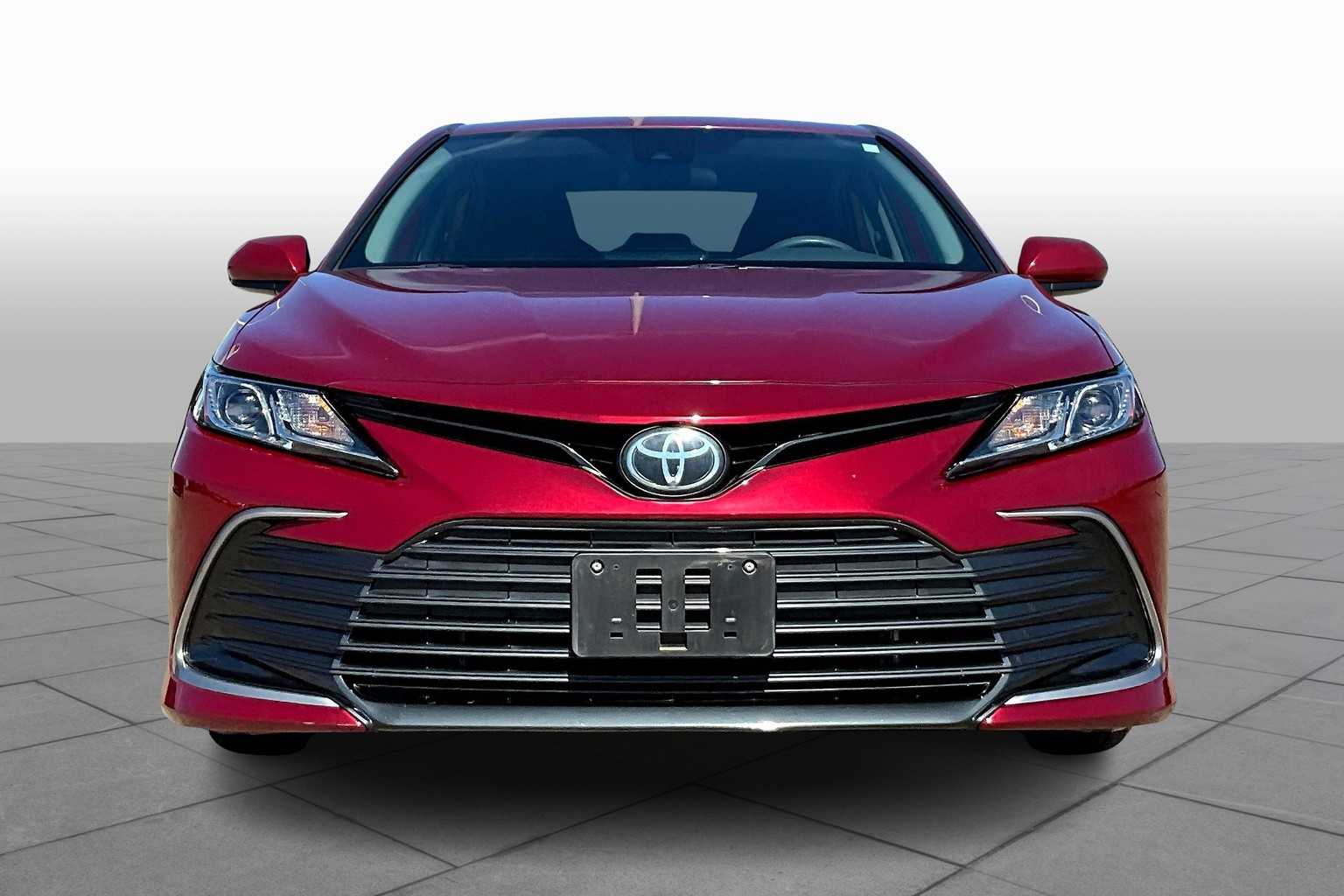2022 Toyota Camry LE photo 3