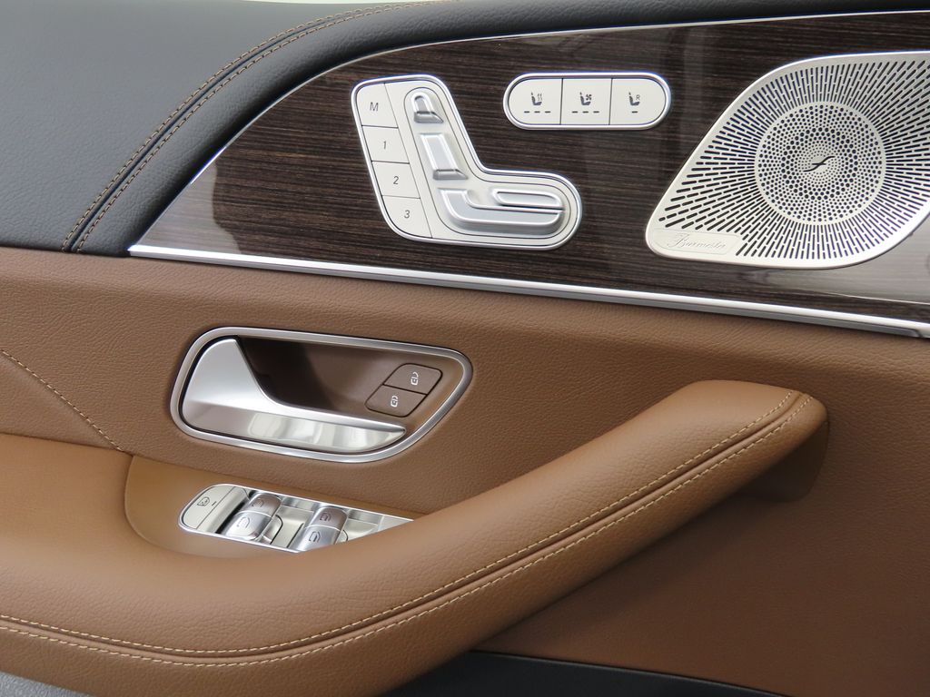 2026 Mercedes Benz GLS 580 4MATIC photo 24