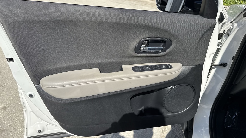 2019 Honda HR-V LX photo 36