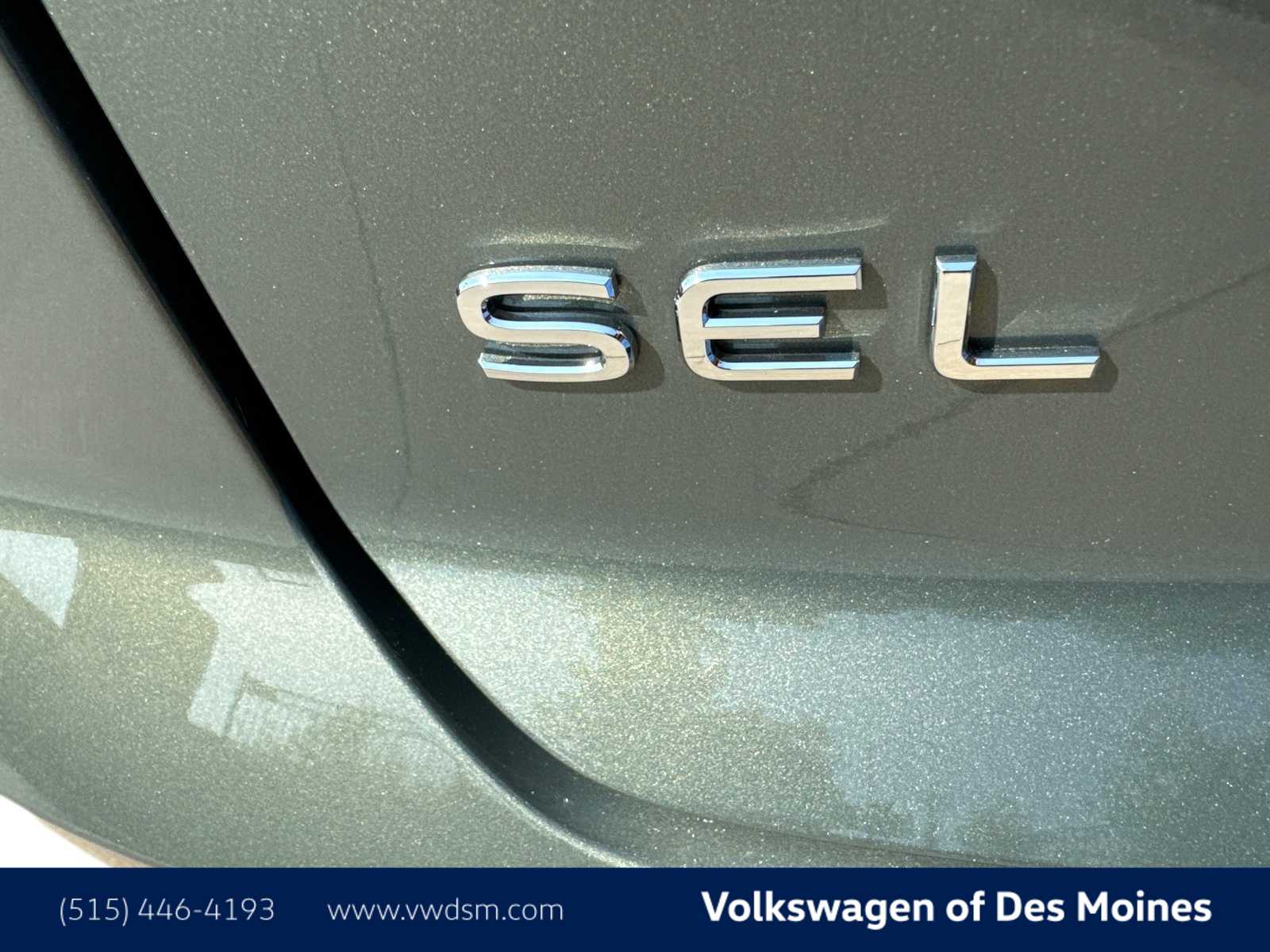 2026 Volkswagen Atlas Cross Sport SEL Premium R-Line photo 4