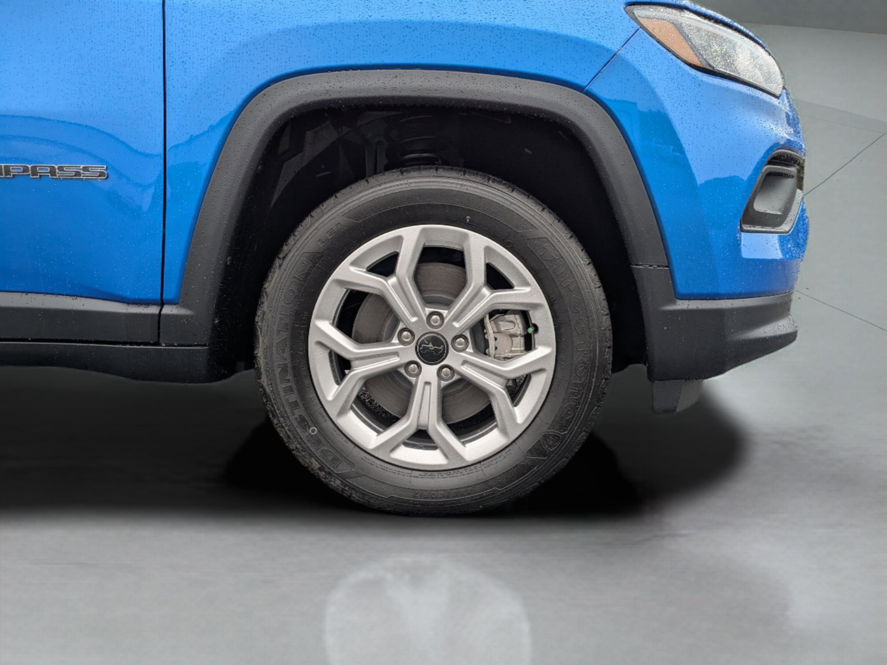 2025 Jeep Compass Latitude photo 42