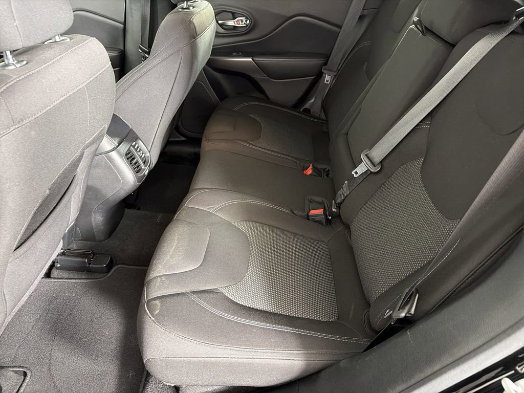 2020 Jeep Cherokee Latitude photo 18