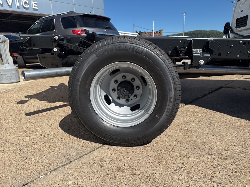 2026 Ford F-350 photo 7