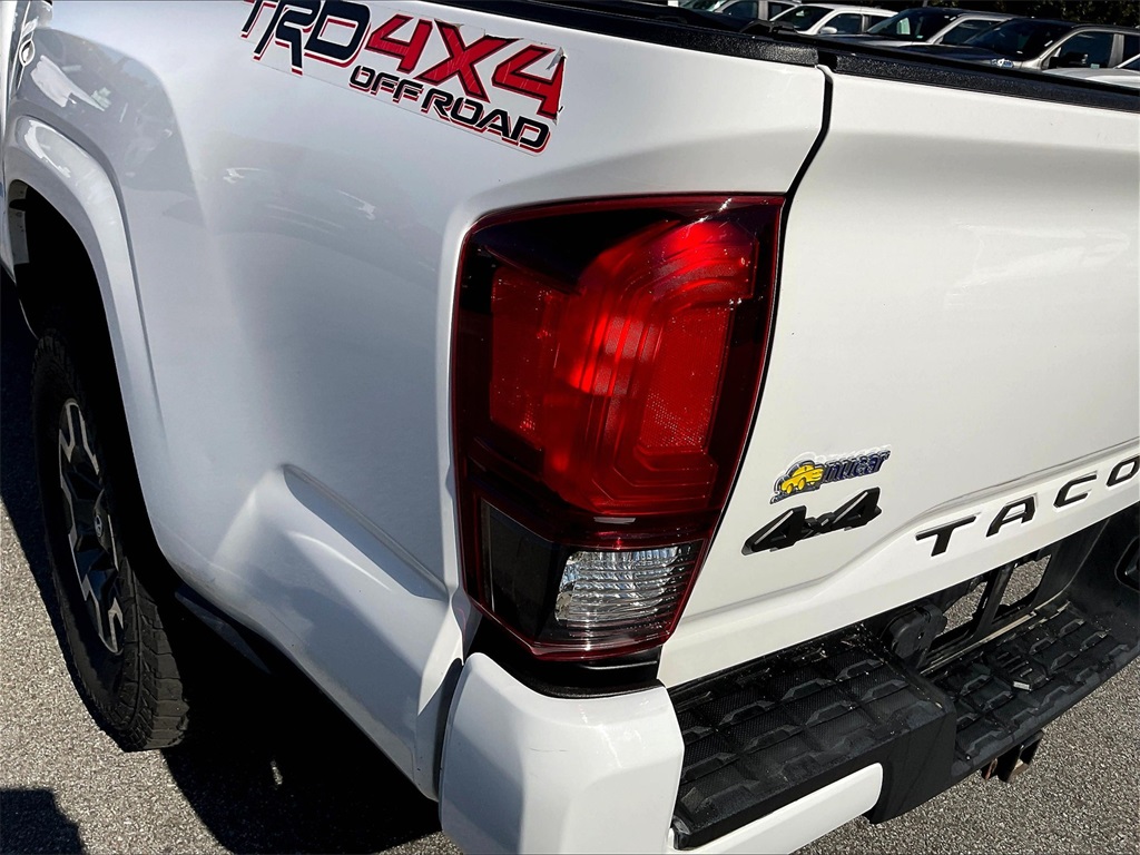 2020 Toyota Tacoma SR photo 29