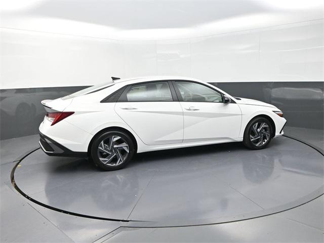 2025 Hyundai Elantra Hybrid SEL Sport photo 2