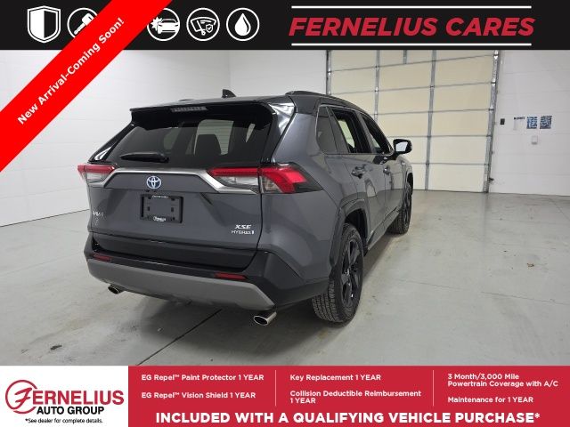 2019 Toyota RAV4 Hybrid XSE photo 4