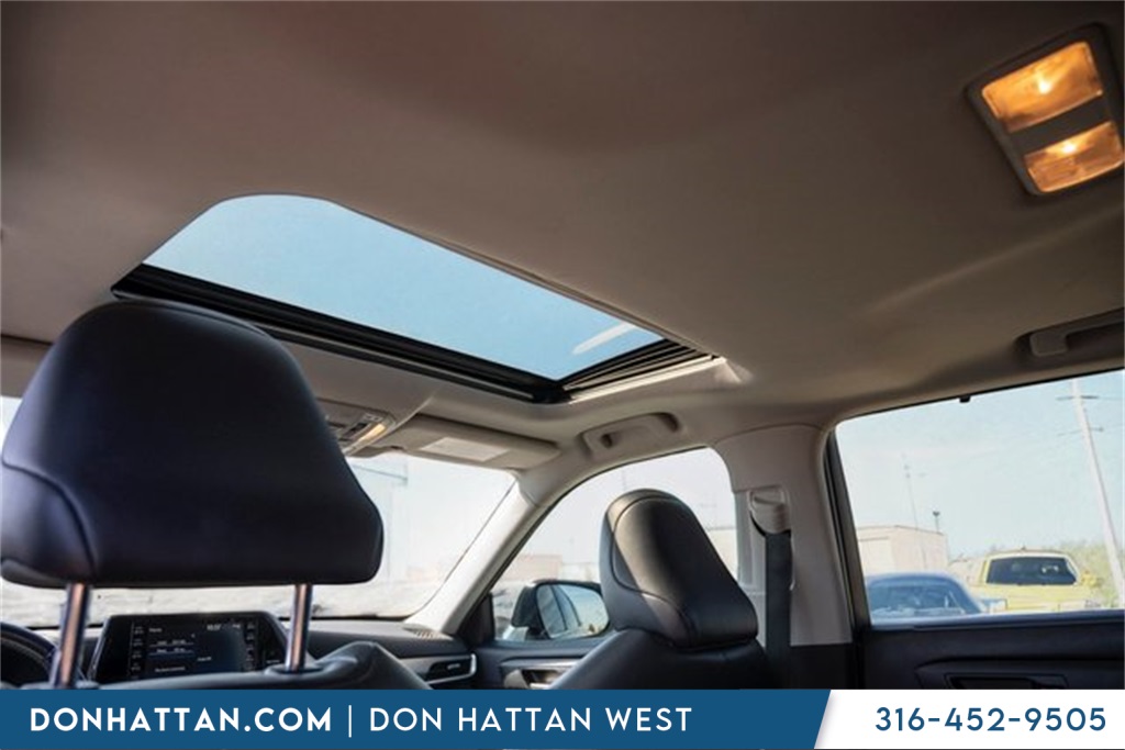 2022 Toyota Highlander XLE photo 24