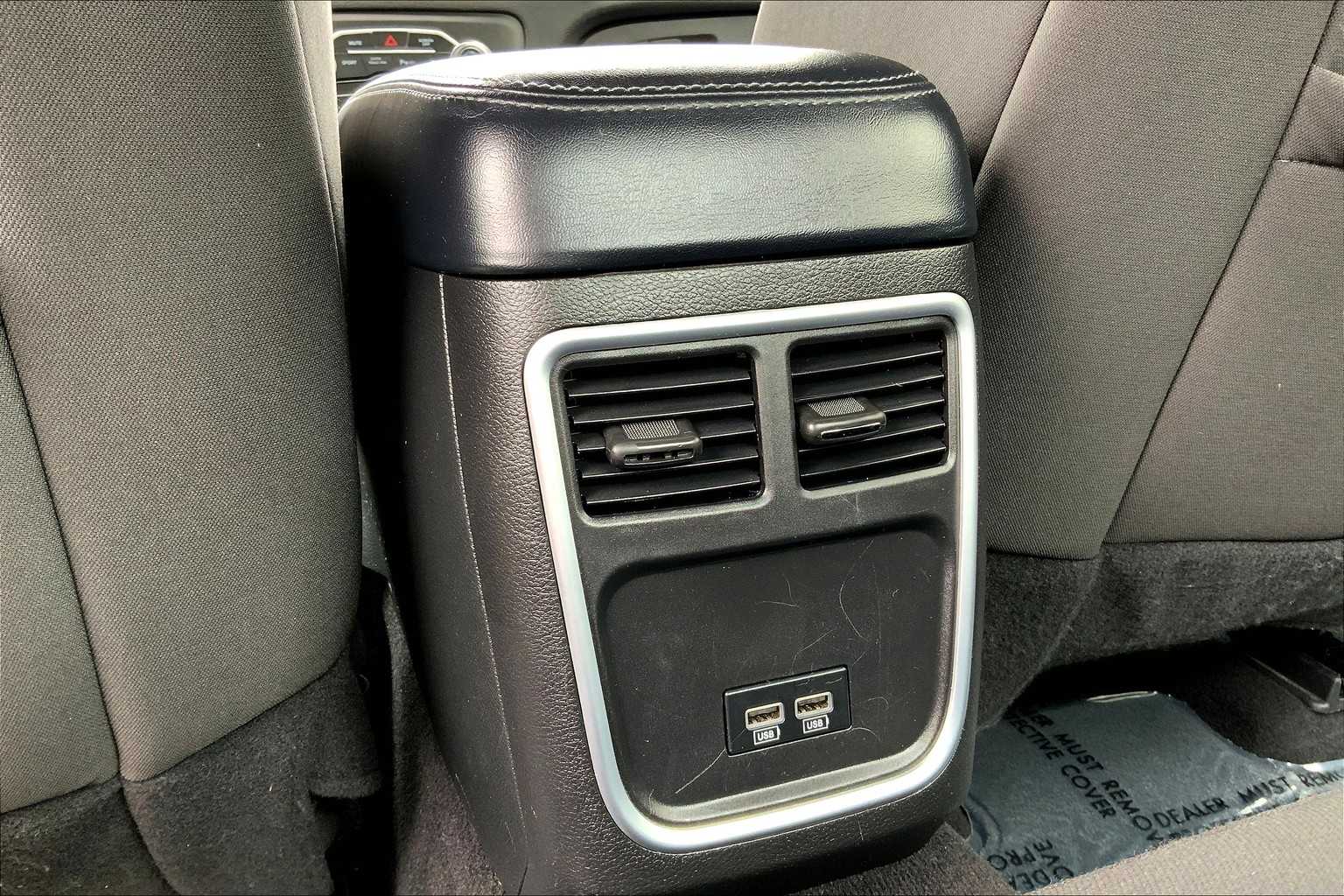 2022 Dodge Charger SXT photo 32