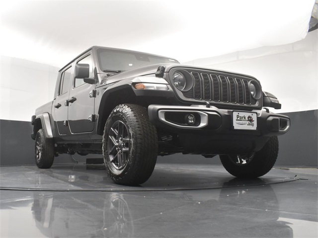 2025 Jeep Gladiator Sport S photo 19