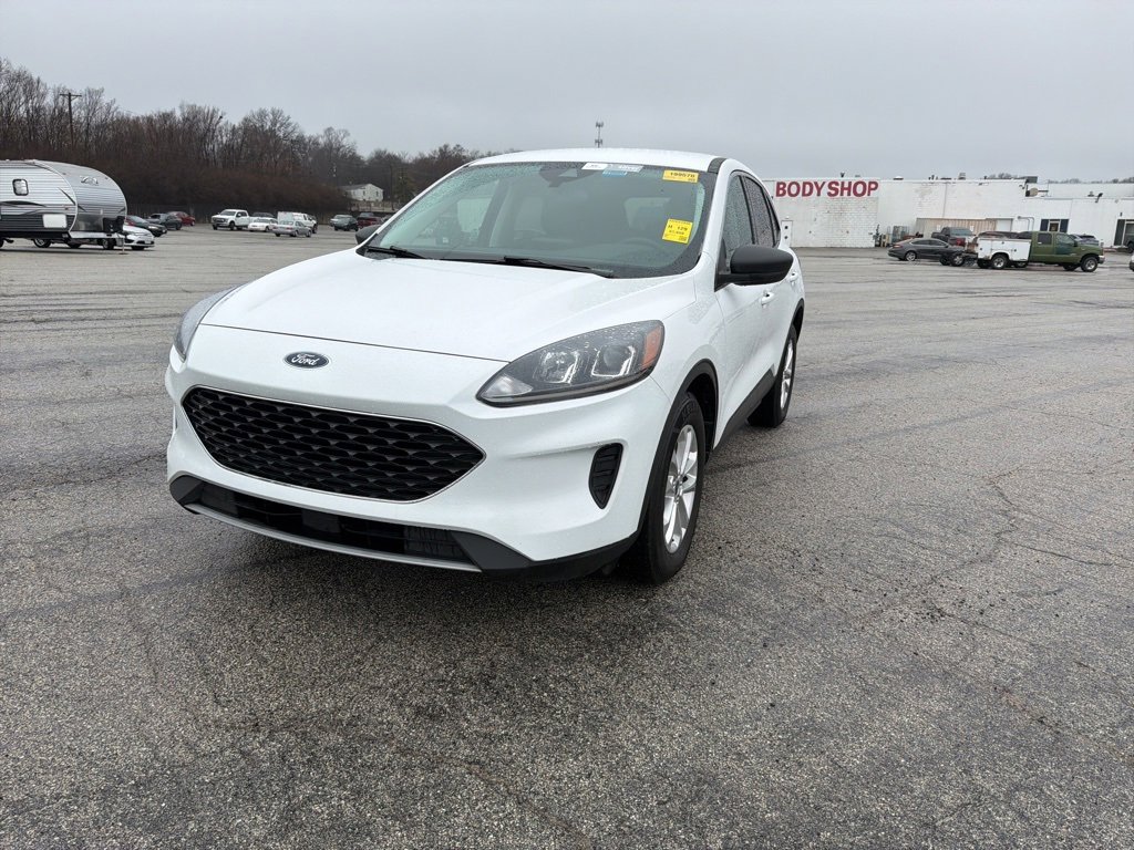 Used 2022 Ford Escape SE with VIN 1FMCU0BZ2NUB16812 for sale in Kansas City