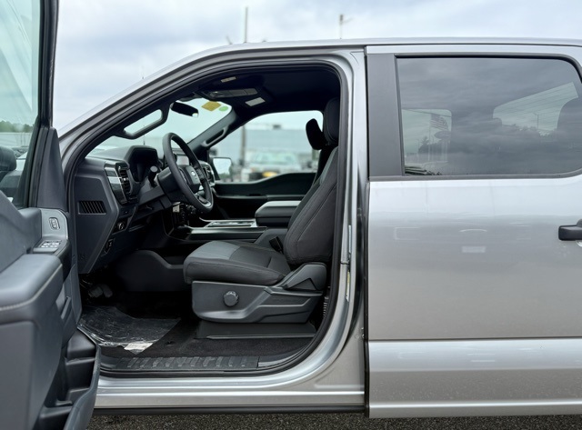 2025 Ford F-150 STX photo 12