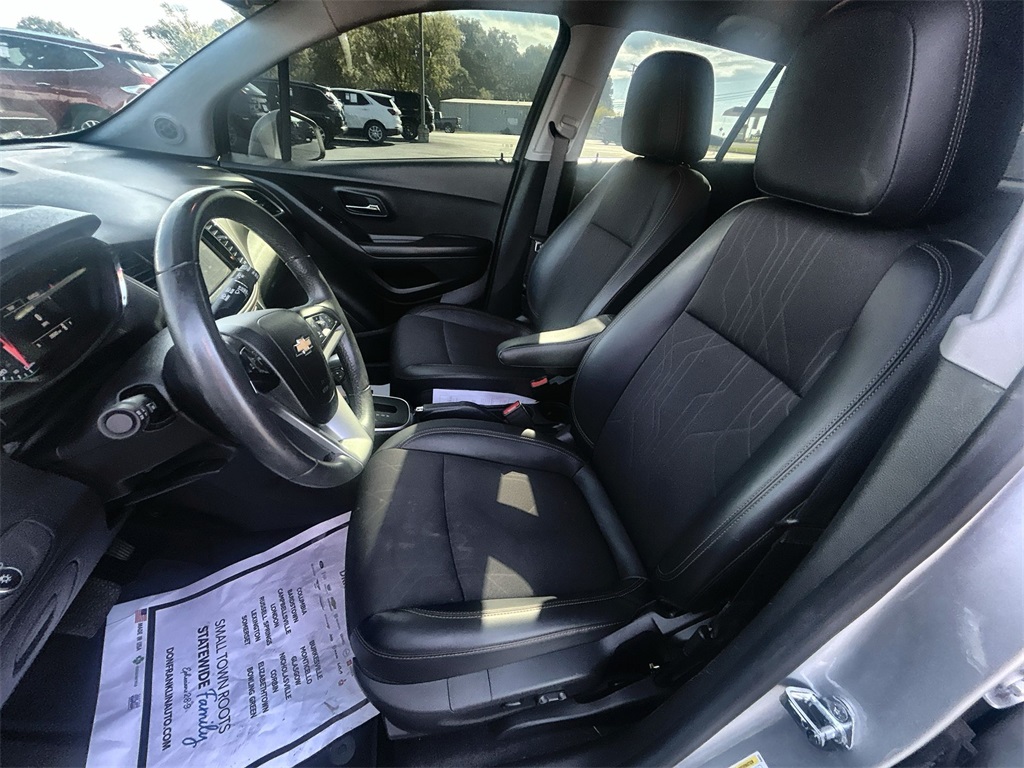 2022 Chevrolet Trax LT photo 11
