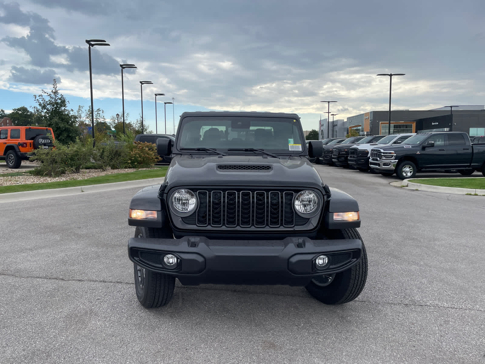 2025 Jeep Gladiator Sport S photo 3