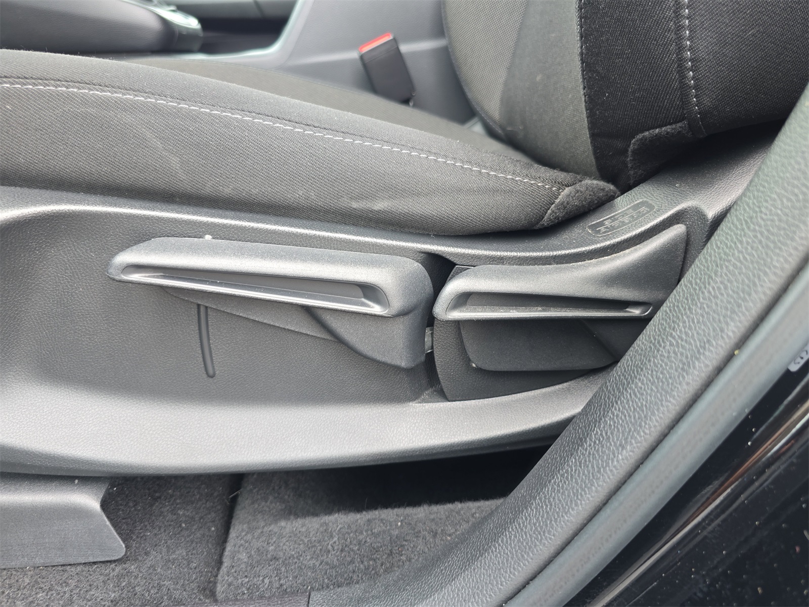 2025 Honda CR-V LX photo 17