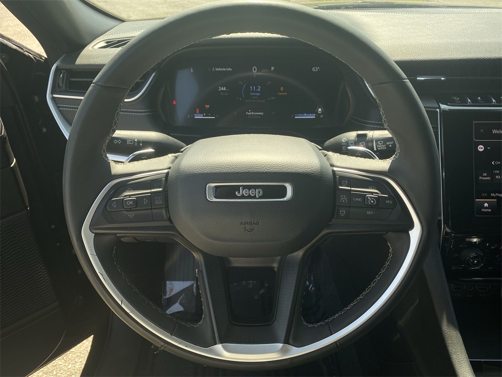 2023 Jeep Grand Cherokee Altitude photo 11