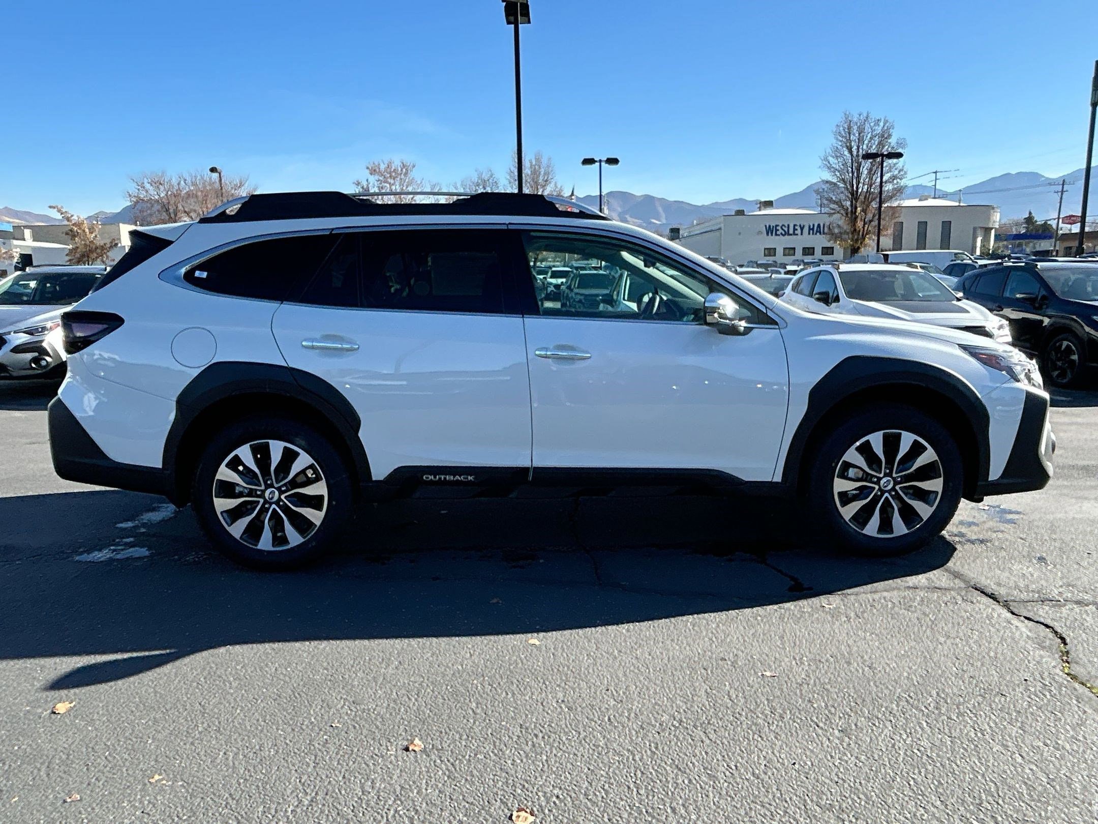 2025 Subaru Outback Touring XT photo 2