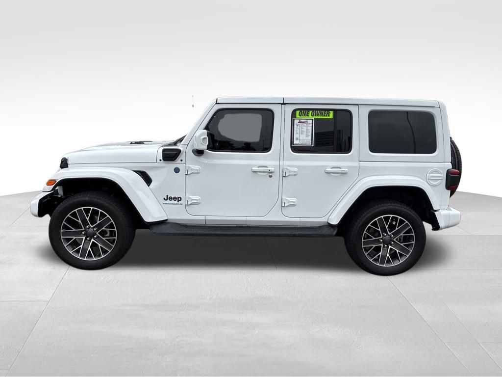 2023 Jeep Wrangler Sahara 4xe photo 2