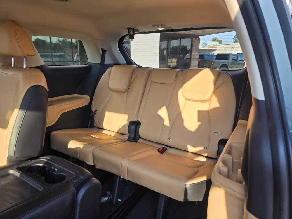 2023 Kia Carnival LX photo 13