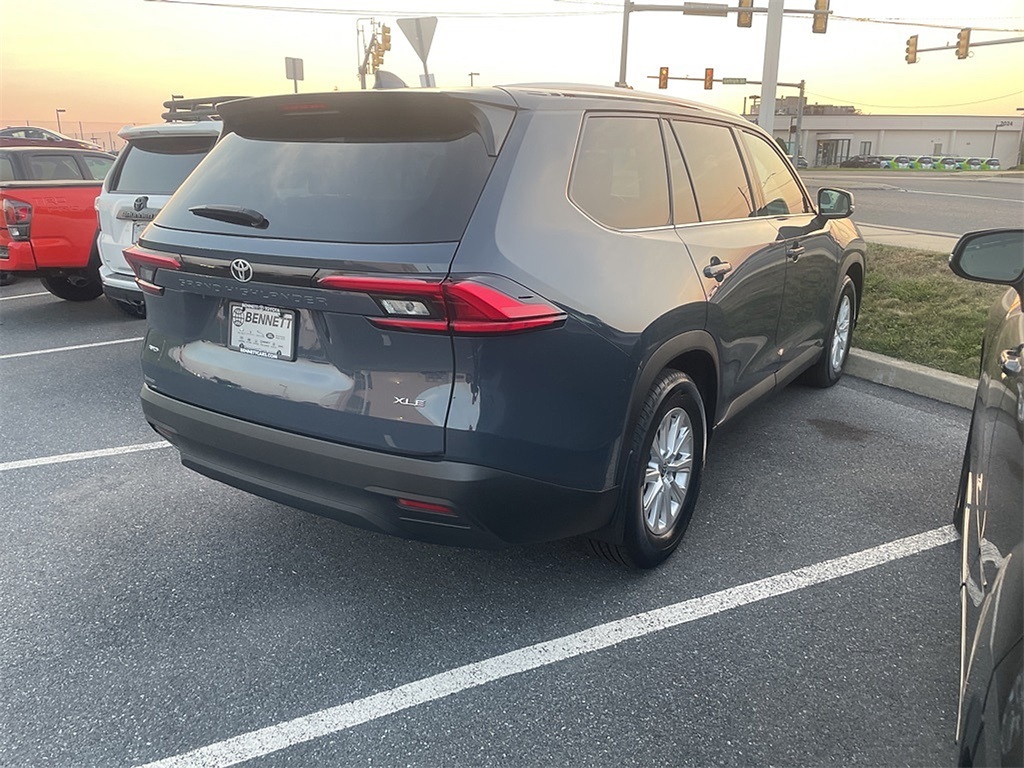 2024 Toyota Grand Highlander XLE photo 2