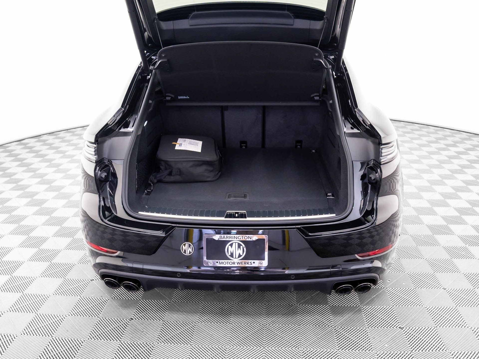 2025 Porsche Cayenne Turbo E-Hybrid Coupe photo 29