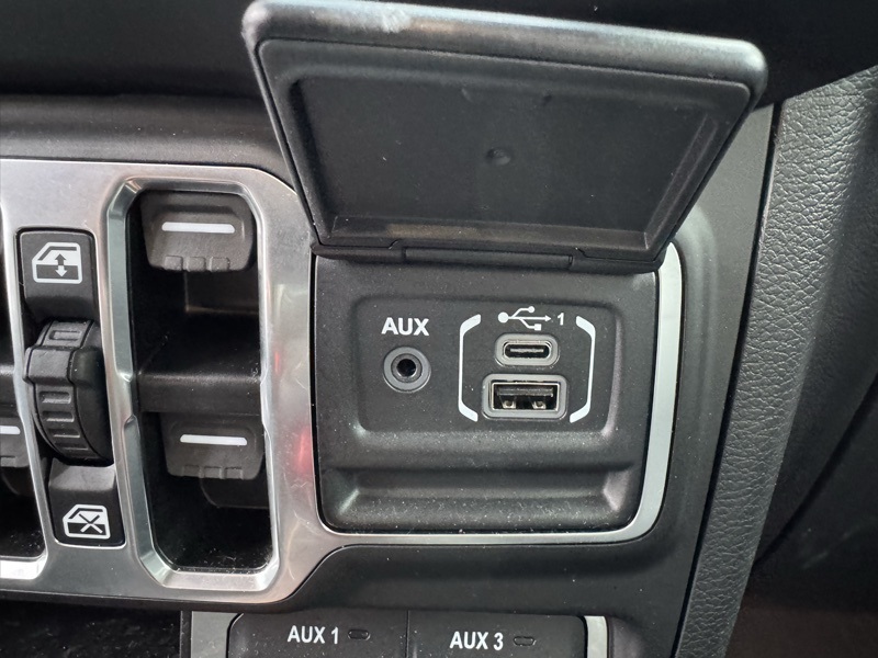 2023 Jeep Wrangler Altitude photo 11