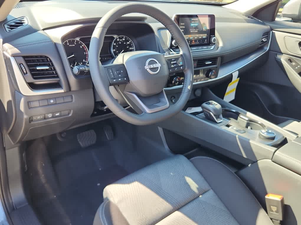 2026 Nissan Rogue SV photo 11