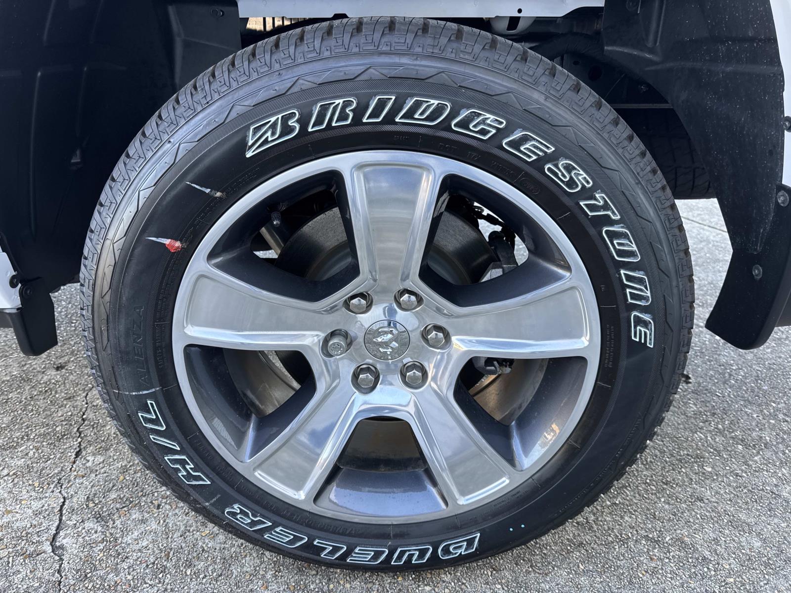 2025 Ram 1500 Tradesman photo 3