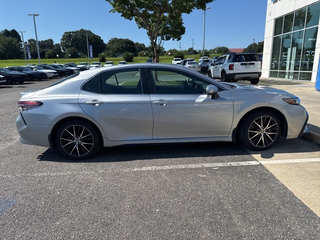 2024 Toyota Camry SE photo 2